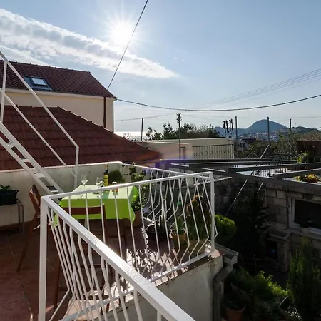 White Wave Dubrovnik