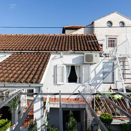 White Wave 招待所