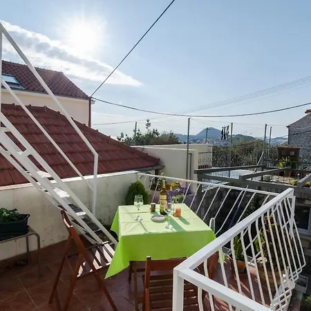 White Wave Πανσιόν 3*