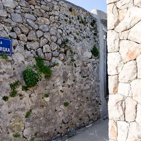 White Wave בית הארחה