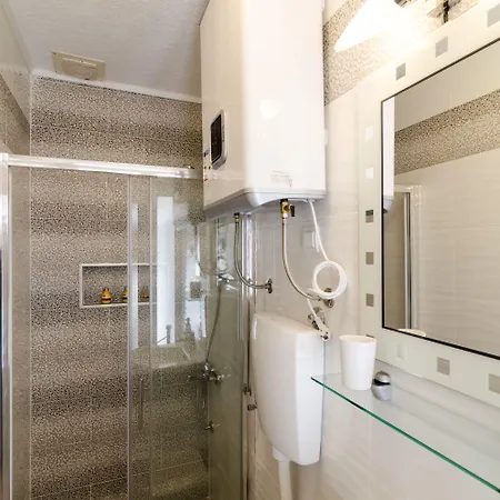 White Wave 3* דוברובניק